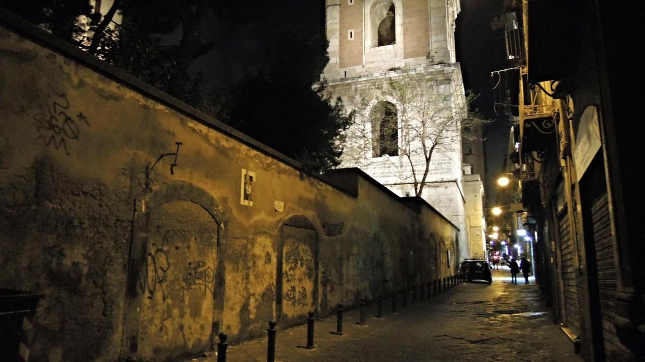 شقة Regal Santa Chiara By Dimorra نابولي المظهر الخارجي الصورة